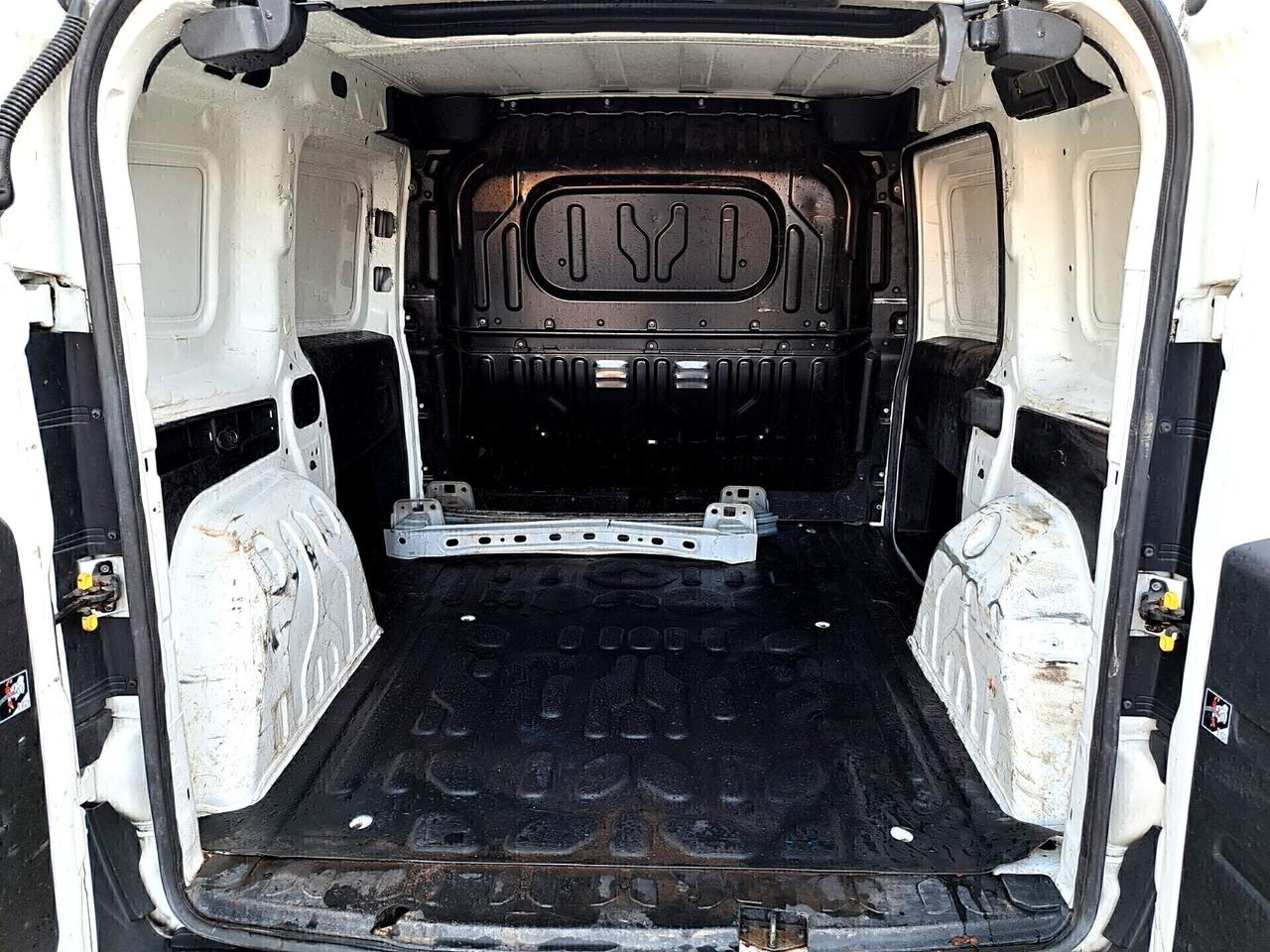 Fiat Doblò 1.6 MJT 105CV Lamierato SX