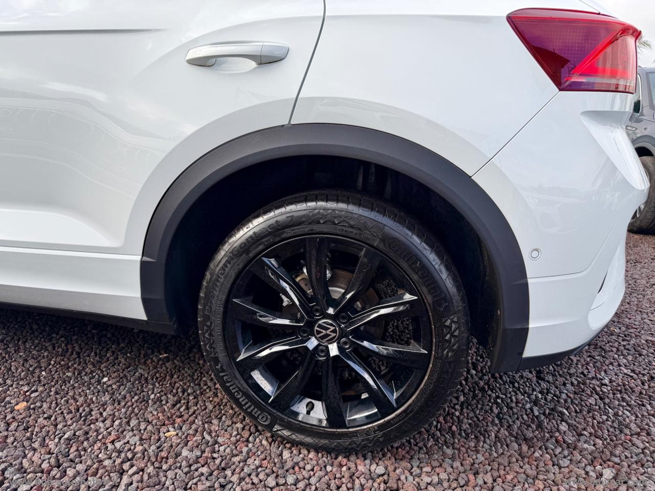 VOLKSWAGEN T-Roc 2.0TDI R-LINE NAVI LED PELLE MATRIX