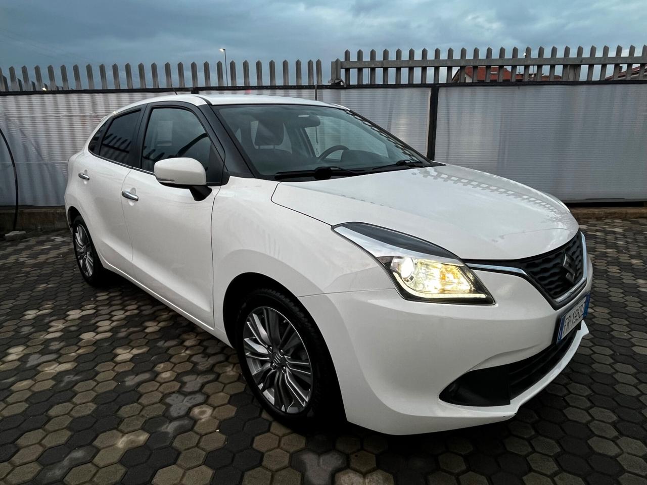 Suzuki Baleno 1.2 Hybrid B-Top