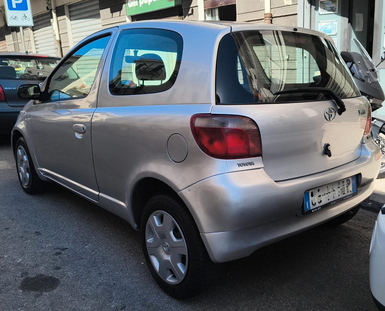 Toyota Yaris 1.0i 16V cat 3 porte Sol - 139000km