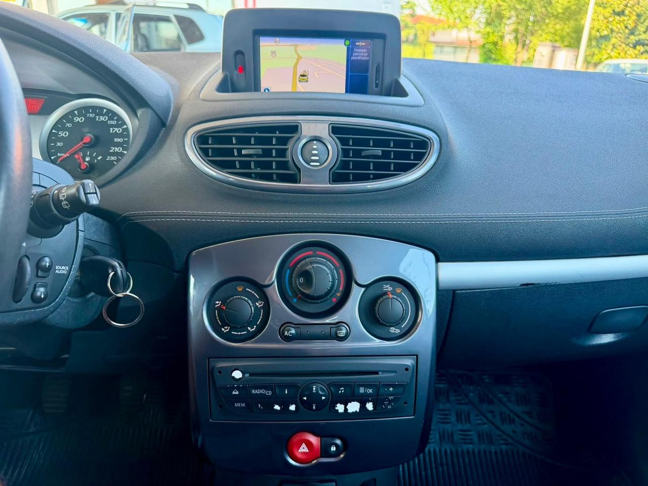 Renault Clio 1.2 16V 3