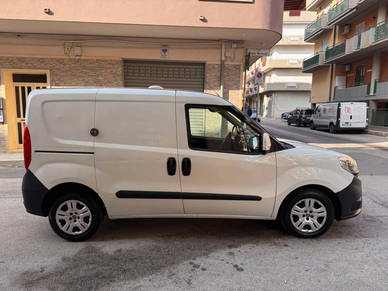 Fiat Doblò 1.6 MJT 105CV PC-TN Cargo Lamierato SX/ATTREZZATURA COMPRESA