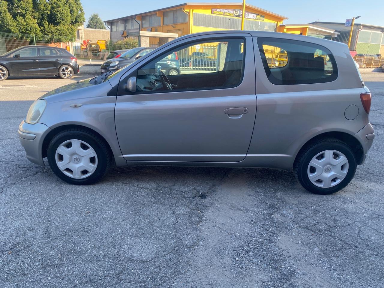 Toyota Yaris 1.0i 16V cat 3 porte