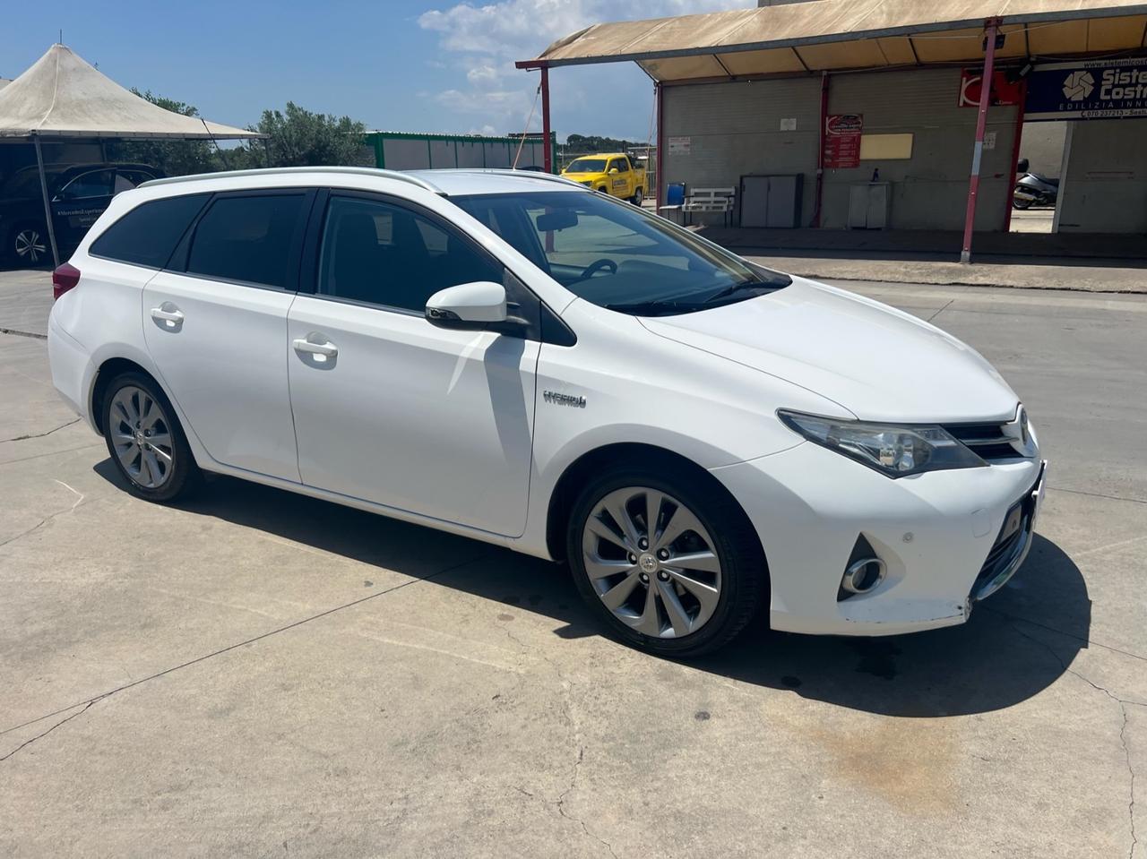 Toyota Auris Touring Sports 1.8 Hybrid Lounge