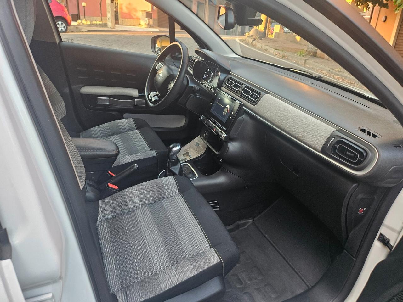 Citroen C3 PureTech 82 Shine 59.000km 2017