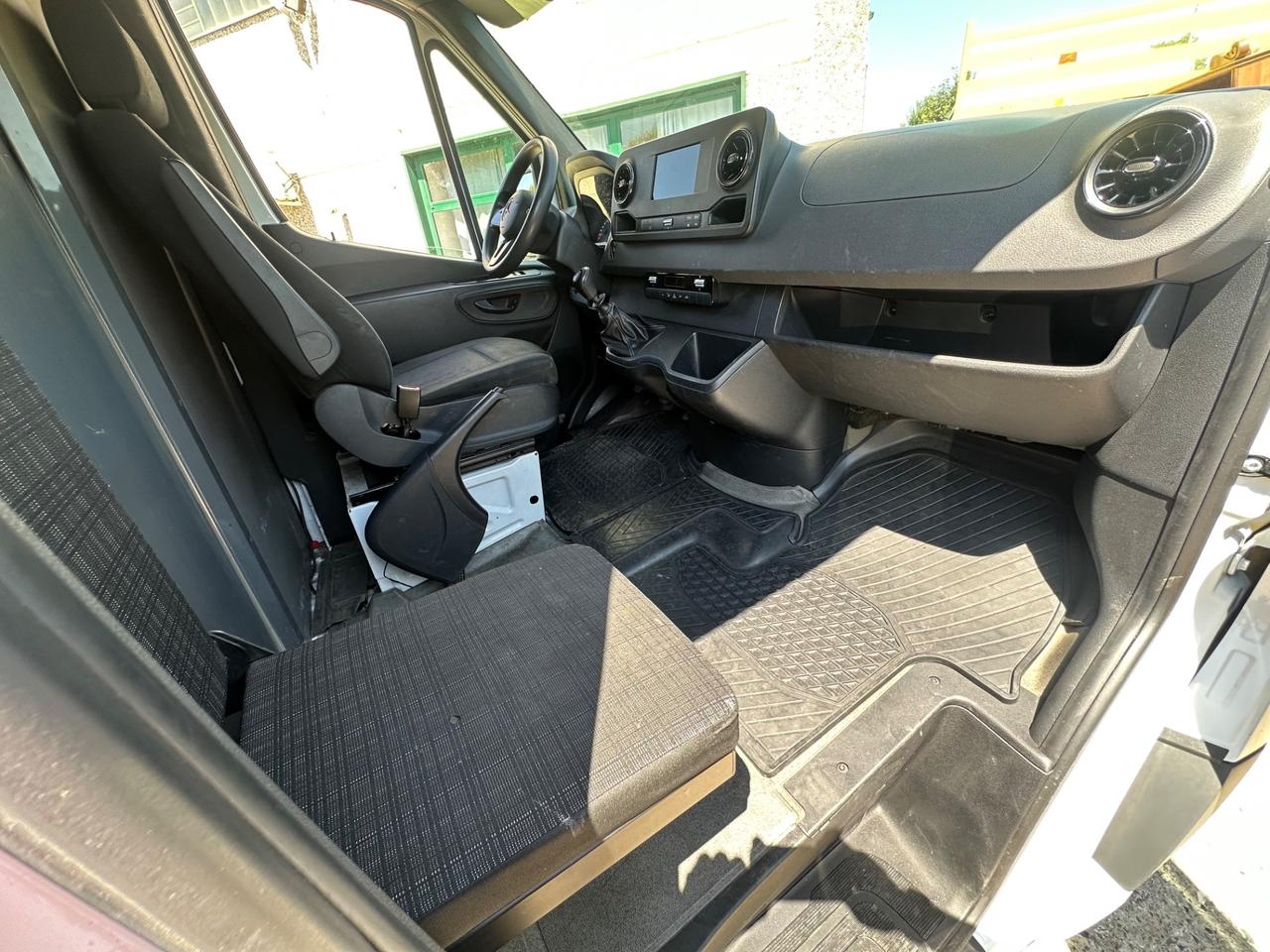 Mercedes Sprinter 311 2.0 CDI F 37/33 RWD H2