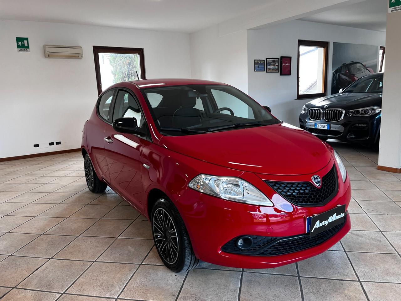 Lancia Ypsilon 1.0 FireFly 5 porte S&S Hybrid Ecochic Gold