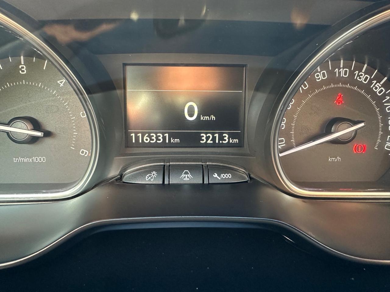 Peugeot 2008 HDi 120 Black Matt 100.000 Km