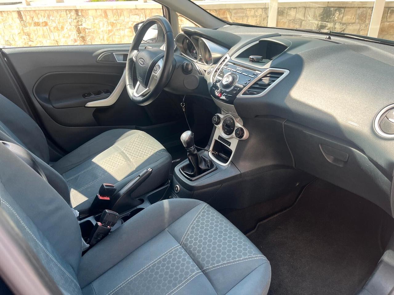 Ford Fiesta Titanium 1.4 5 porte Bz.- GPL