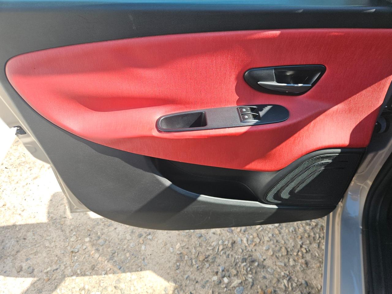 Lancia Ypsilon 1.3 MJT 16V 95 CV 5 porte S&S Gold