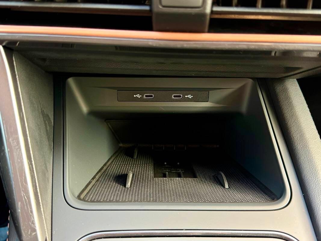 Cupra Leon Sportstourer 2024 1.5 hybrid 150 cv