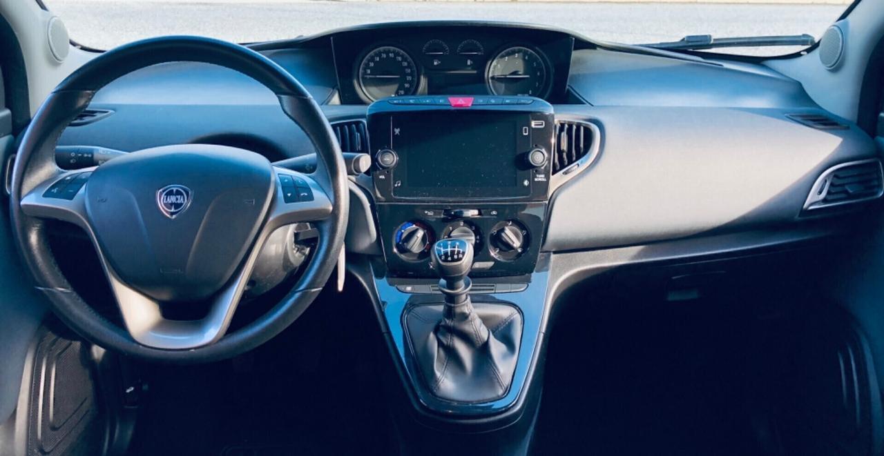 Lancia Ypsilon 1.0 5 porte S&S Hybrid Gold CARPLAY