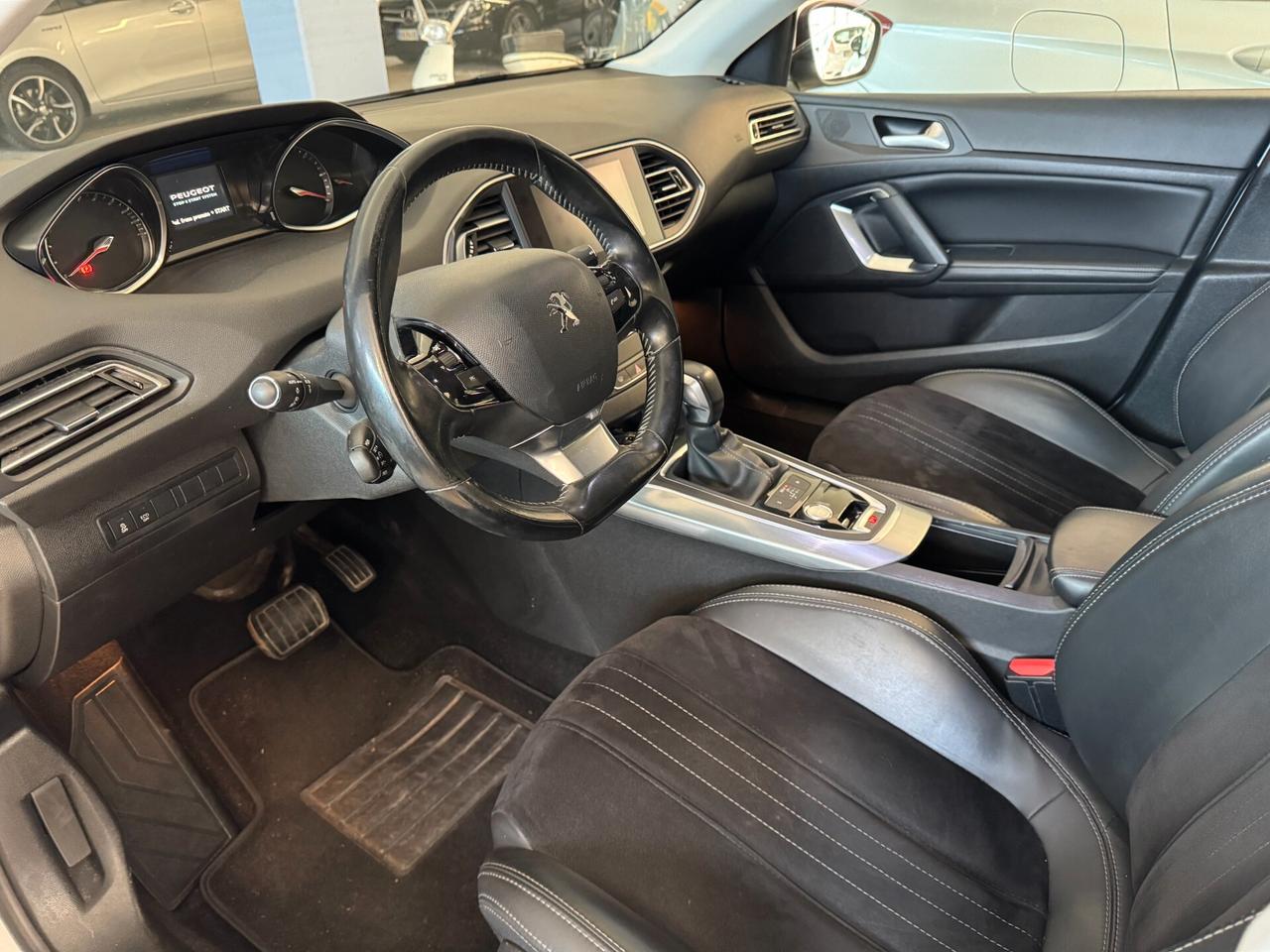 Peugeot 308 BlueHDi 120 S&S EAT6 Allure