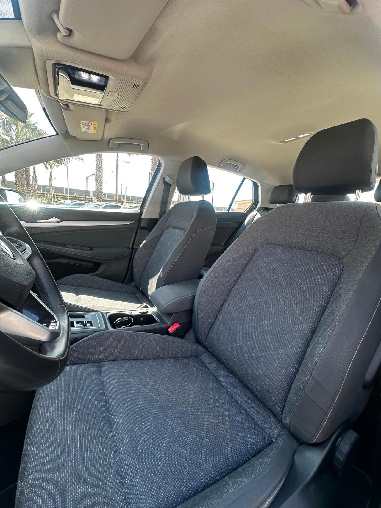 Volkswagen Golf 1.5 tgi dsg style 96kw