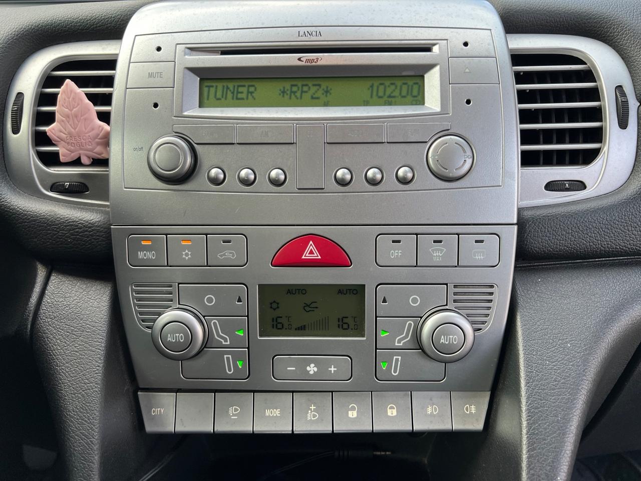 Lancia Ypsilon 1.2 Versus