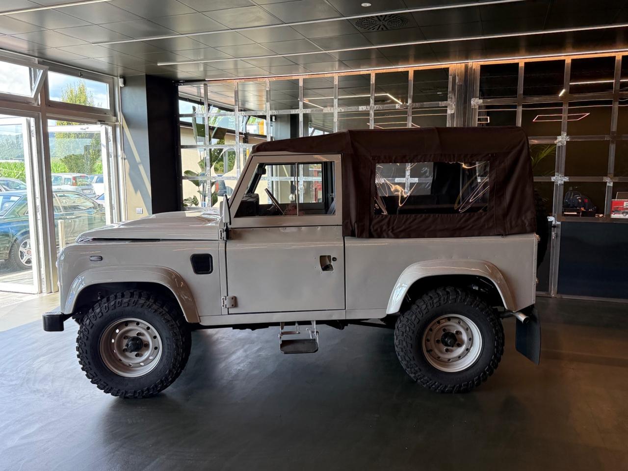 Land Rover Defender 90 2.5 td Soft Top 19J