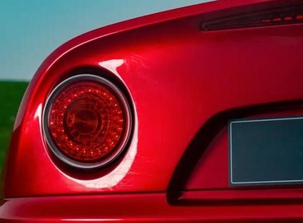 Alfa Romeo 8C Spider numerata solo 500 esemplari