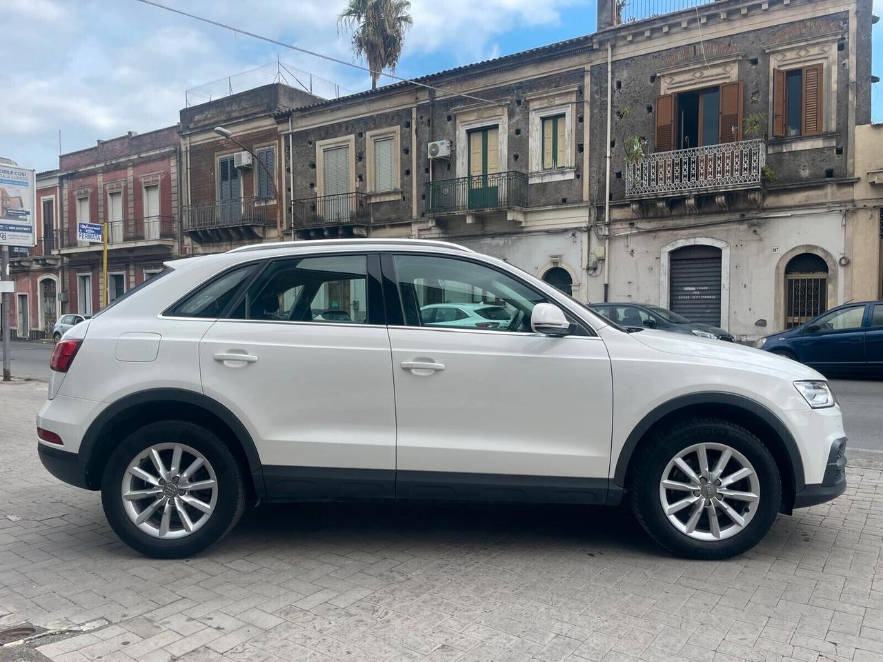Audi Q3 2.0 TDI 150 CV Business