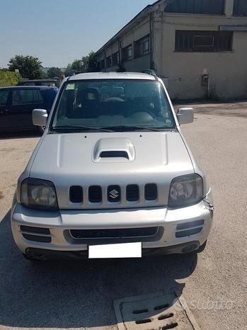 Suzuki Jimny 1.5 DDiS 86CV 4x4 JLX