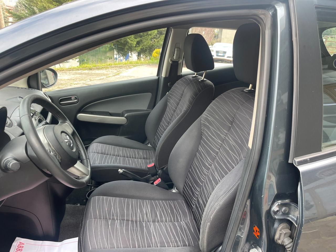 Mazda 2 Mazda2 1.3 16V 75CV 5p. Play Gen. GPL NEO PATENTATI