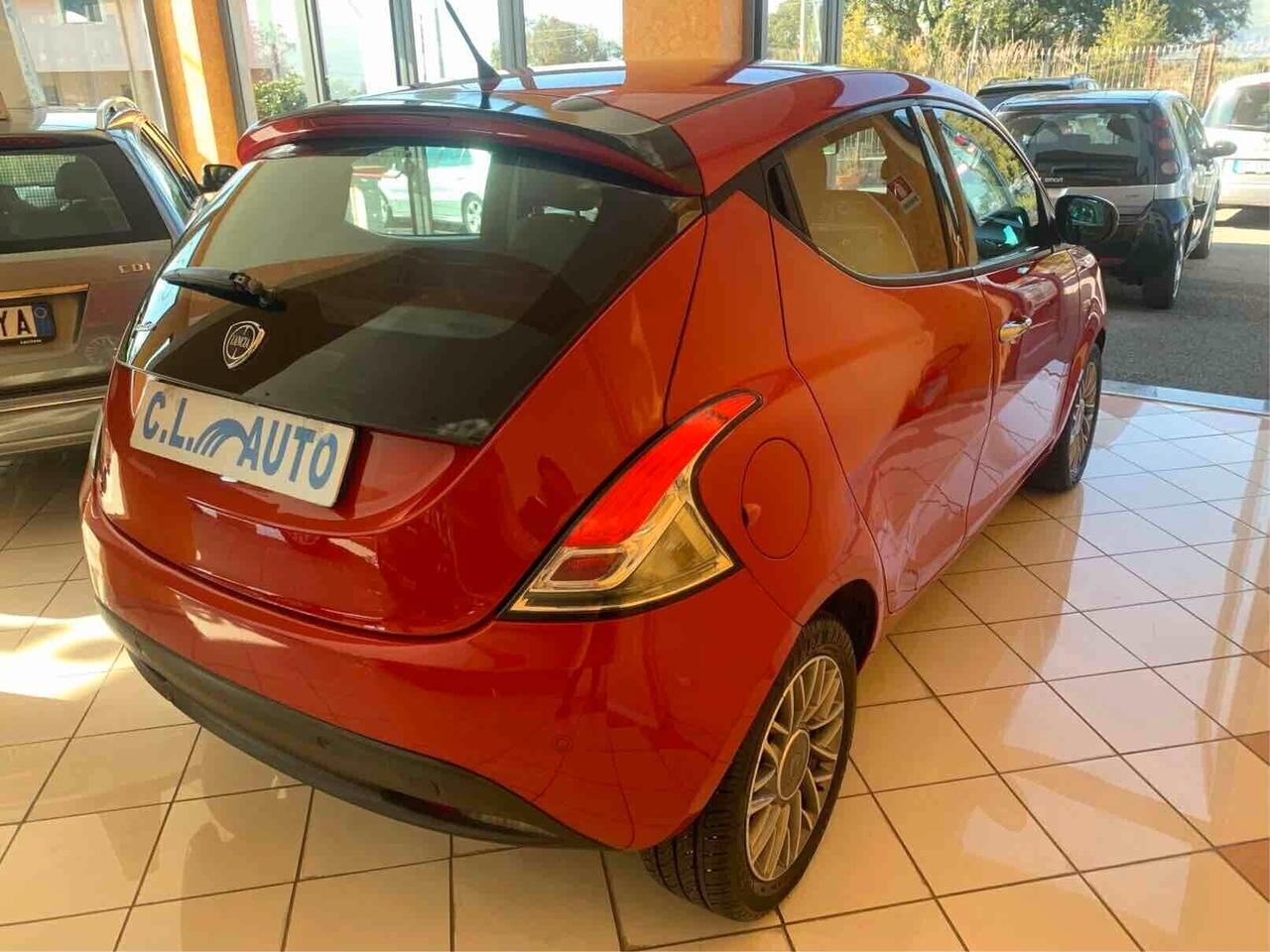Lancia Ypsilon