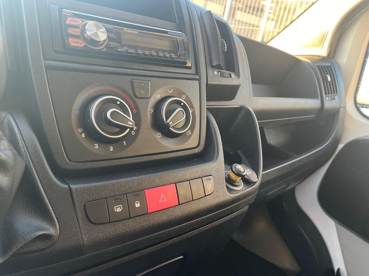 Peugeot Boxer 2.2 HDi Furgone Unirpro 2015