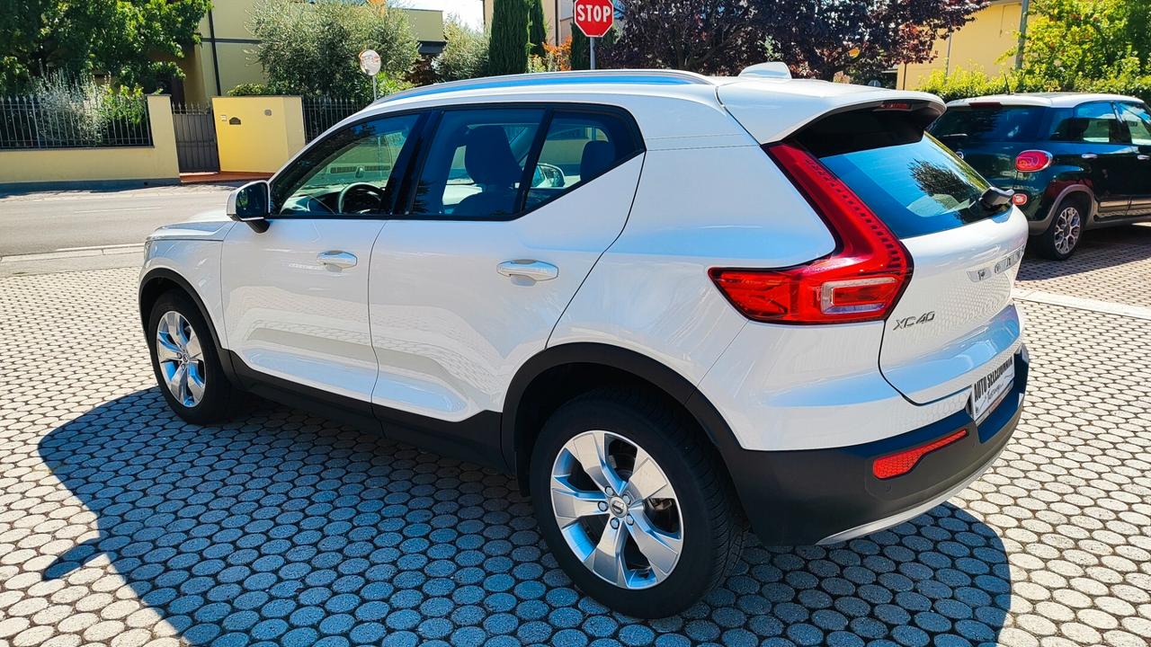 Volvo XC40 D3 AWD Geartronic Momentum