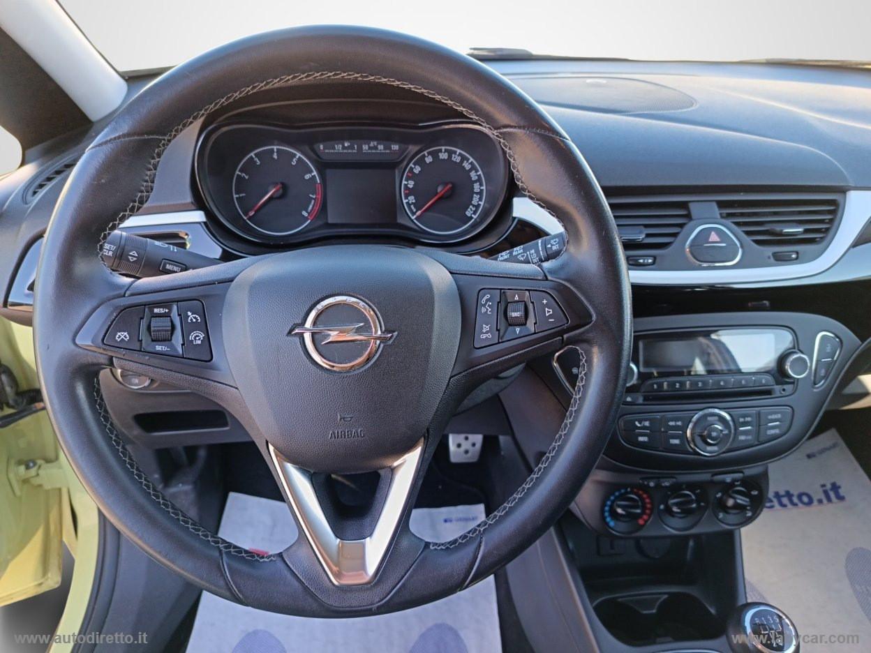 OPEL Corsa 1.2 Coupé b-Color