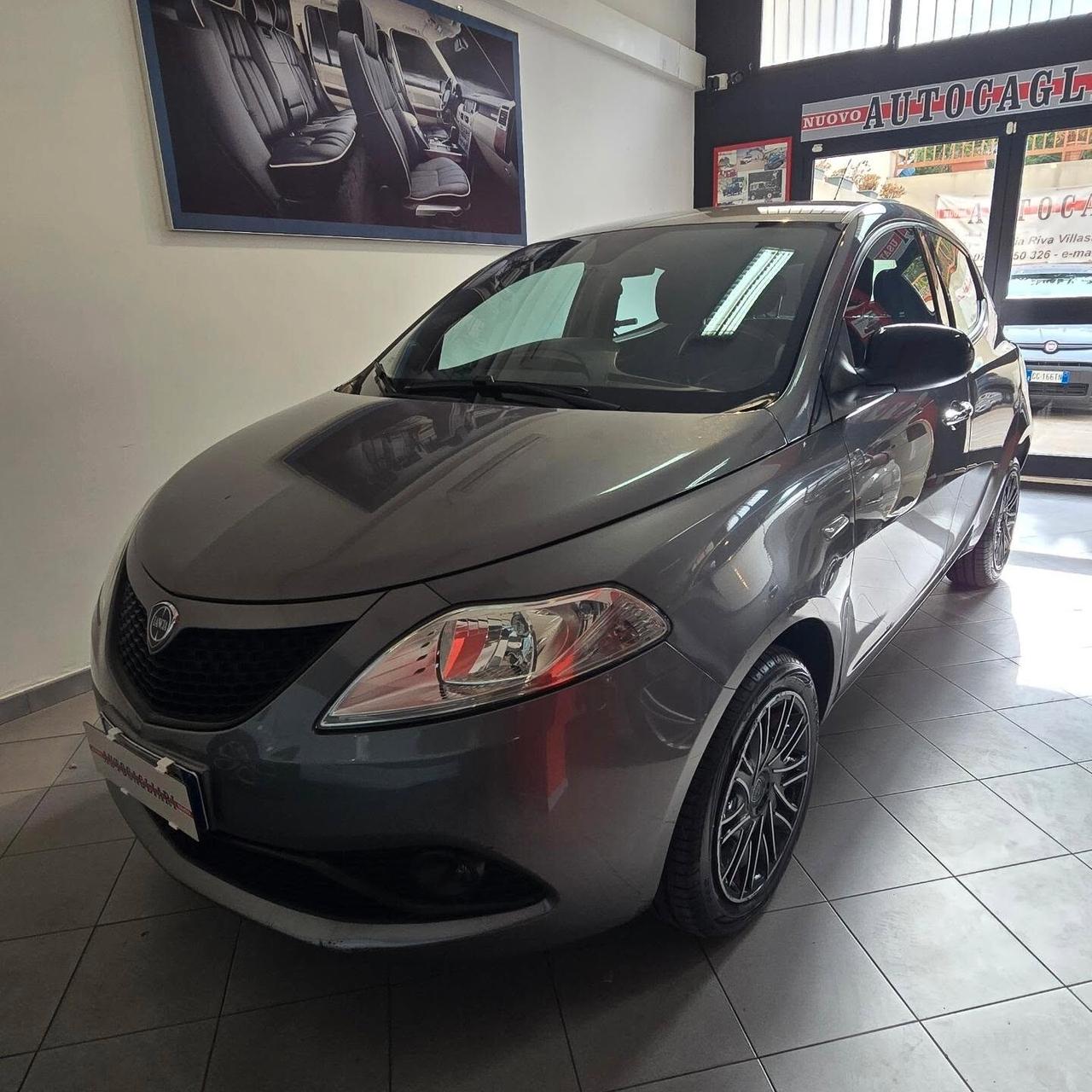 Lancia Ypsilon 1.2 69 CV 5 porte S&S Gold