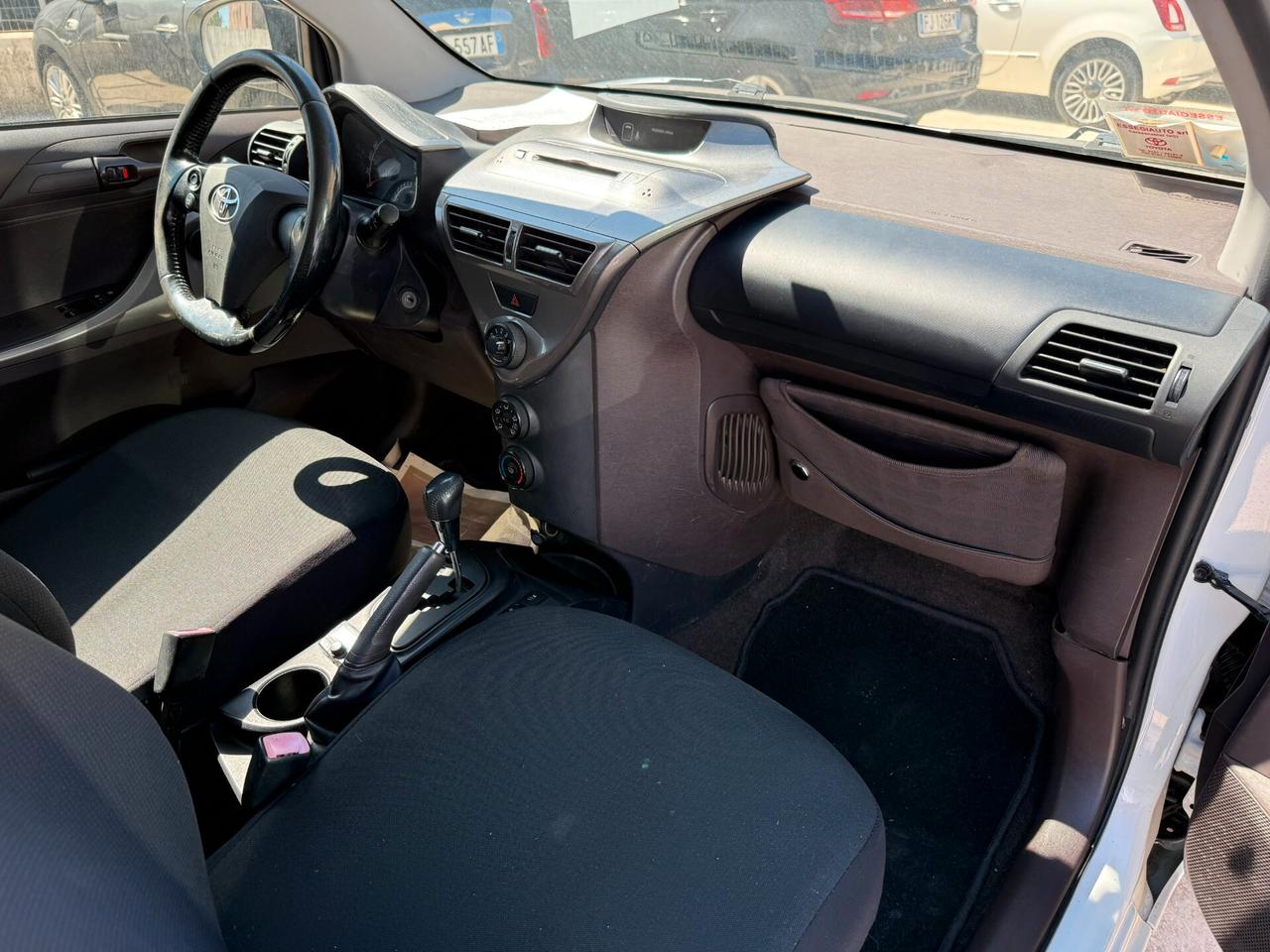 TOYOTA IQ 1.0 VVT-i CVT Multidrive