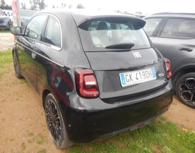 FIAT 500e Berlina 42 kWh La Prima 320 Km autonomia