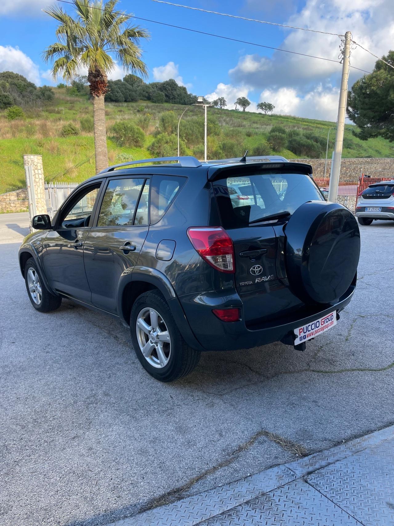 Toyota RAV 4 RAV4 2.2 D-4D 177 CV Luxury