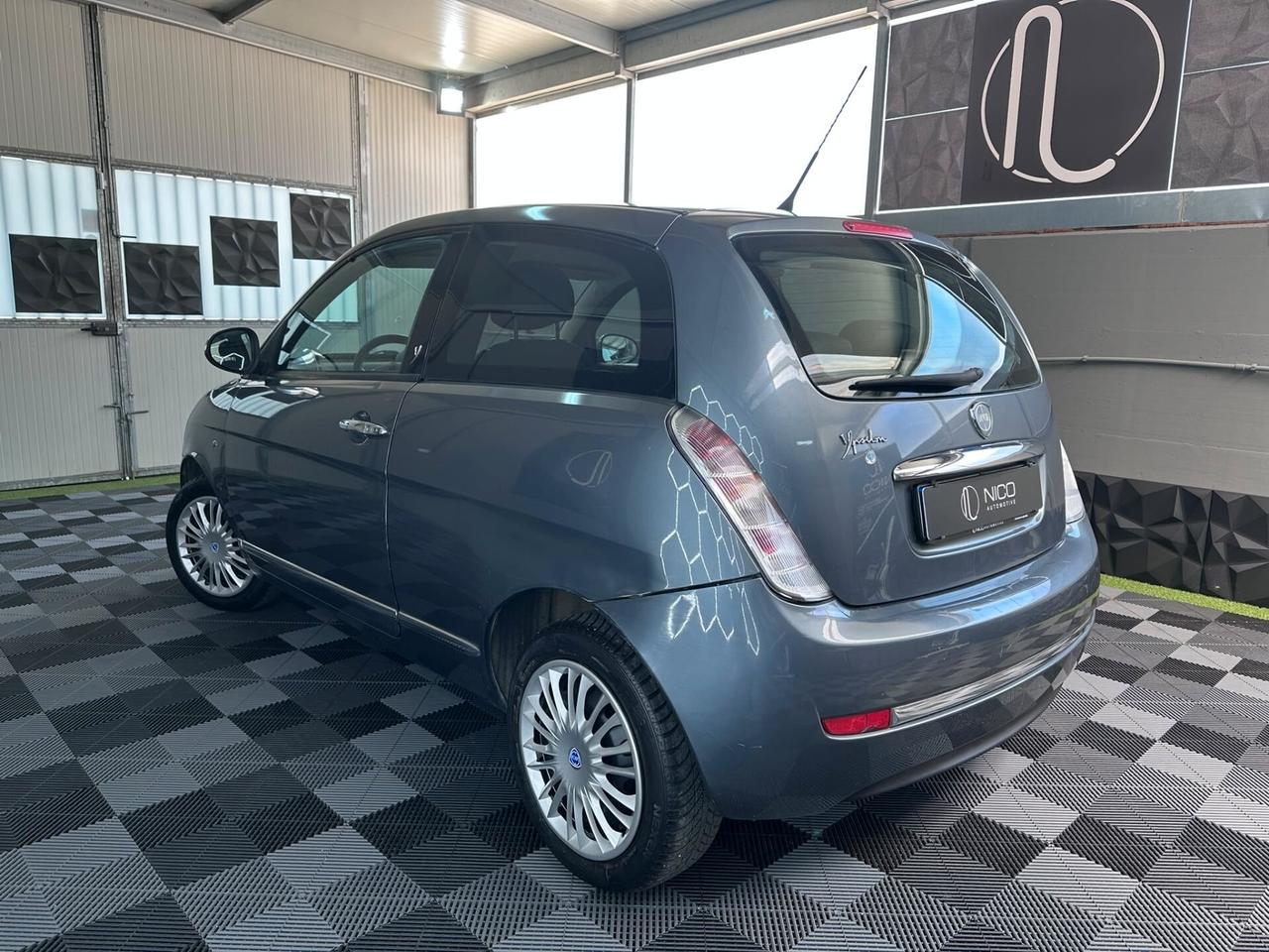 Lancia Ypsilon 1.2 69 CV Platino
