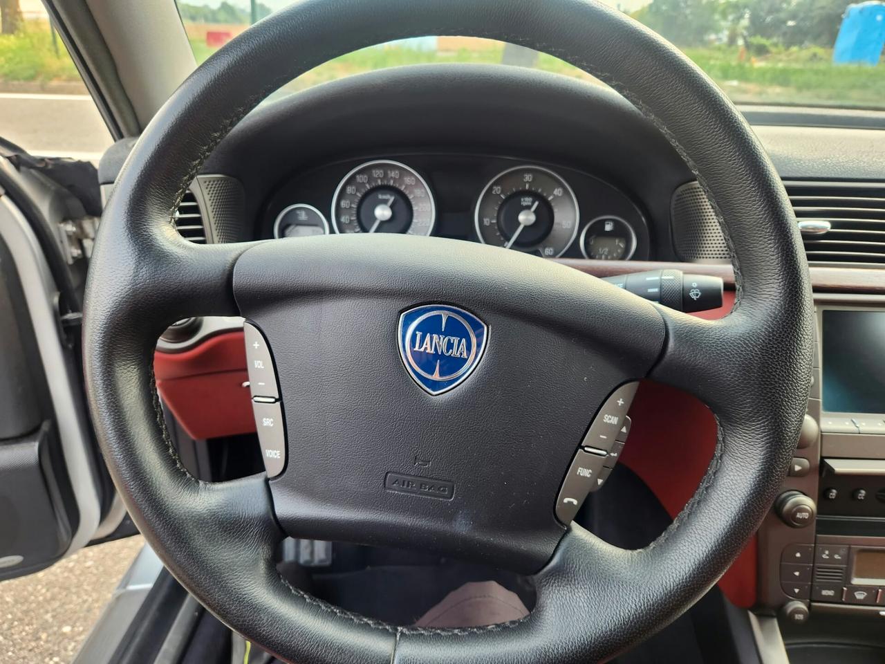 Lancia Thesis 2.4 JTD 20V aut. 100