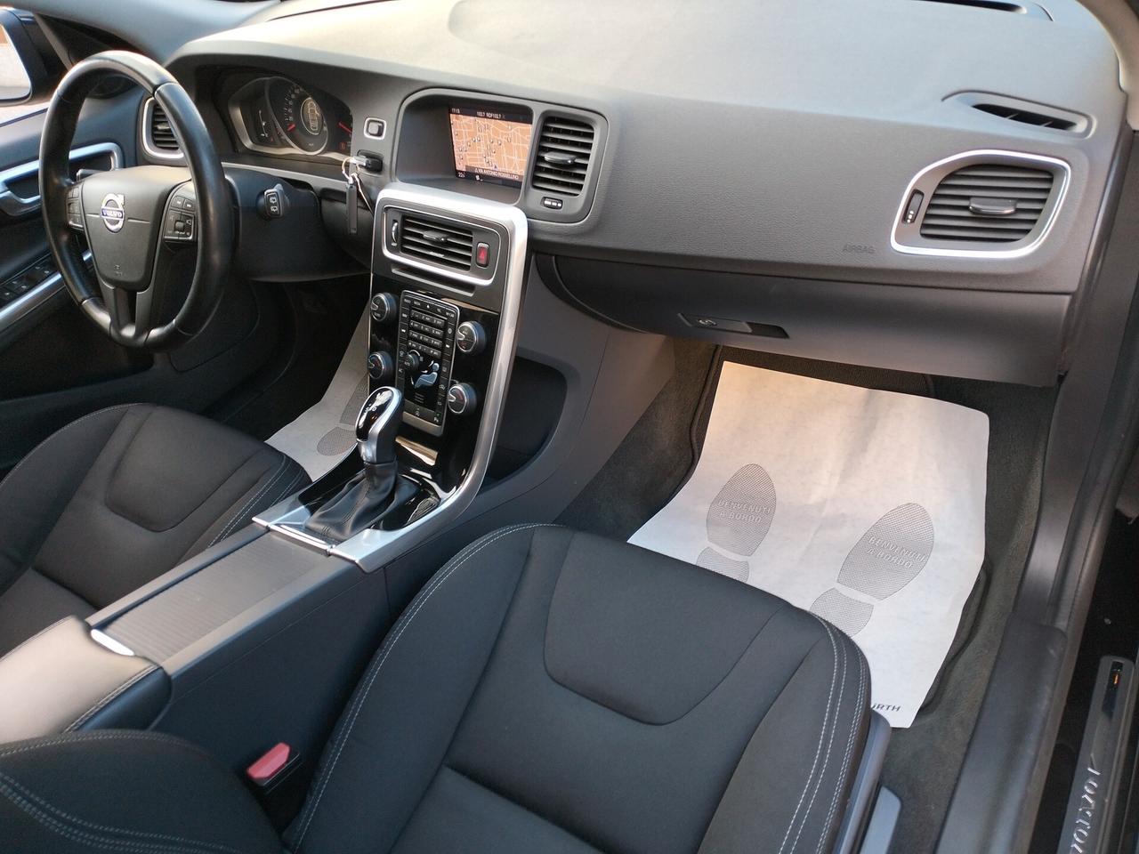 Volvo V60 D2 Geartronic Momentum