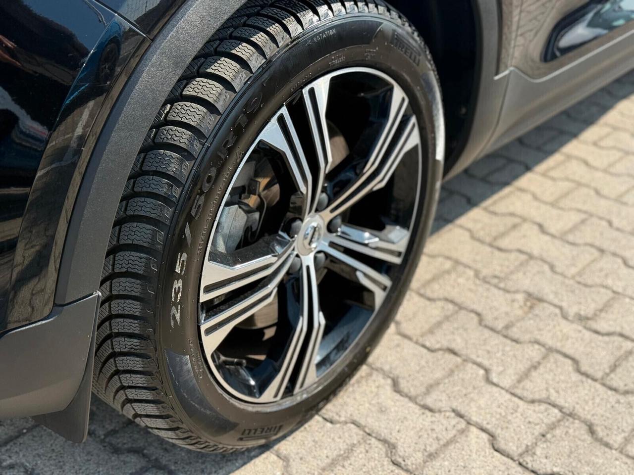 Volvo XC40 T4 Recharge Plug-in Hybrid 211cv Inscription Expression