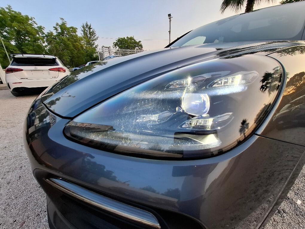 Porsche Cayenne Coupe 3.0 V6 E-Hybrid