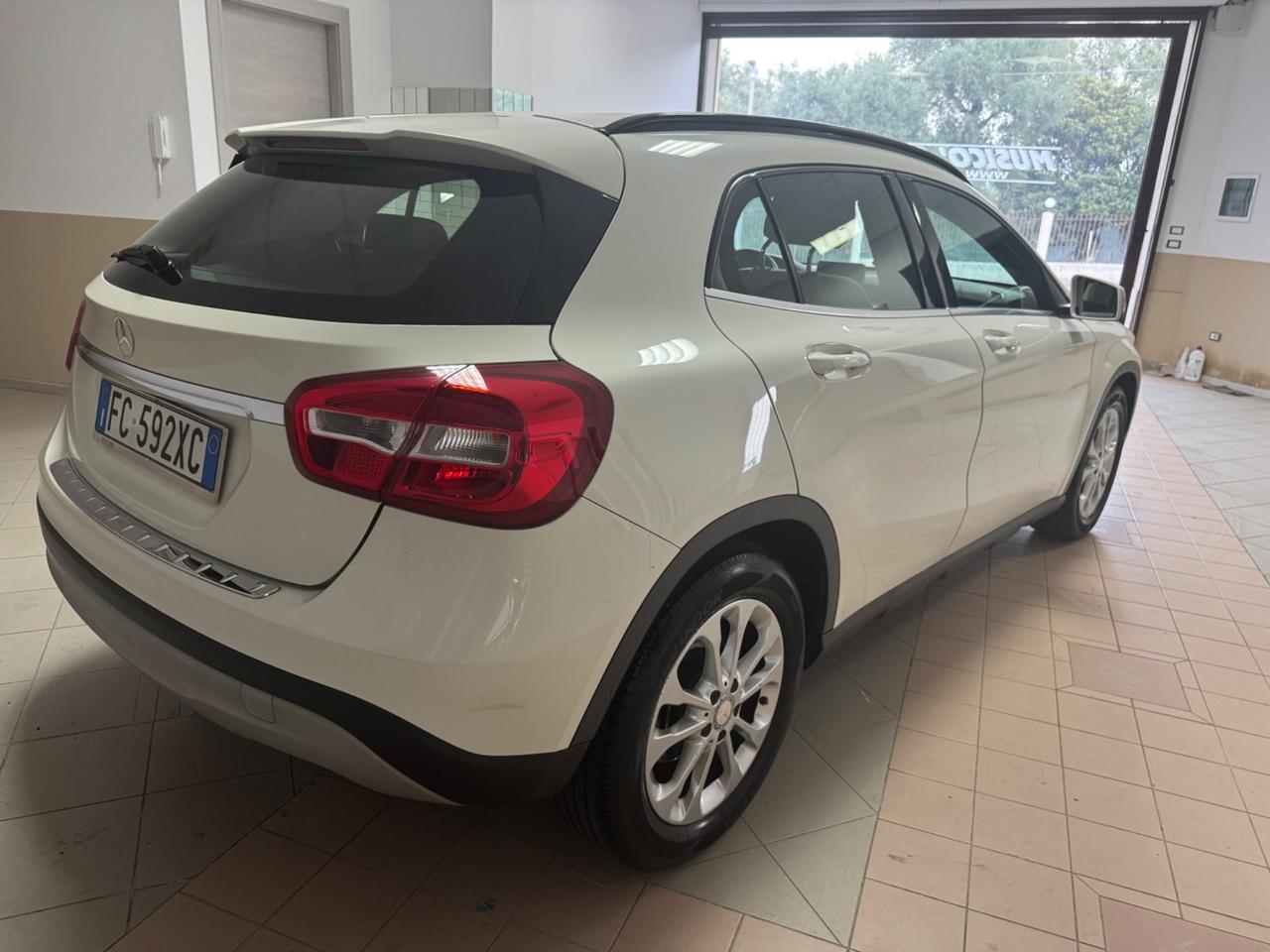 Mercedes-benz GLA 180 d Automatic Premium