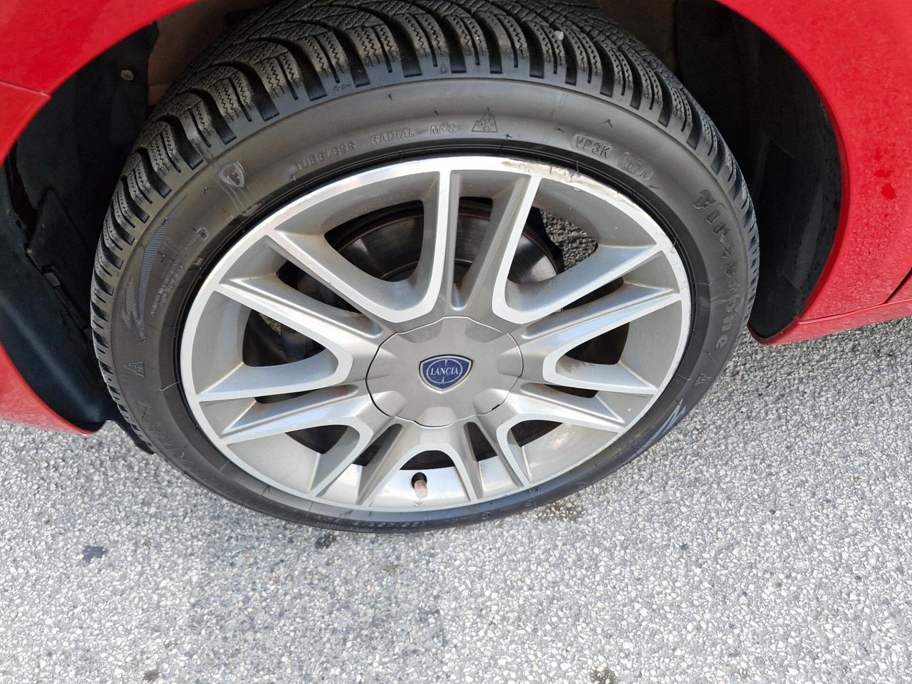 Lancia Ypsilon 1.3 MJT 16V 95 CV 5 porte S&S S Momodesign