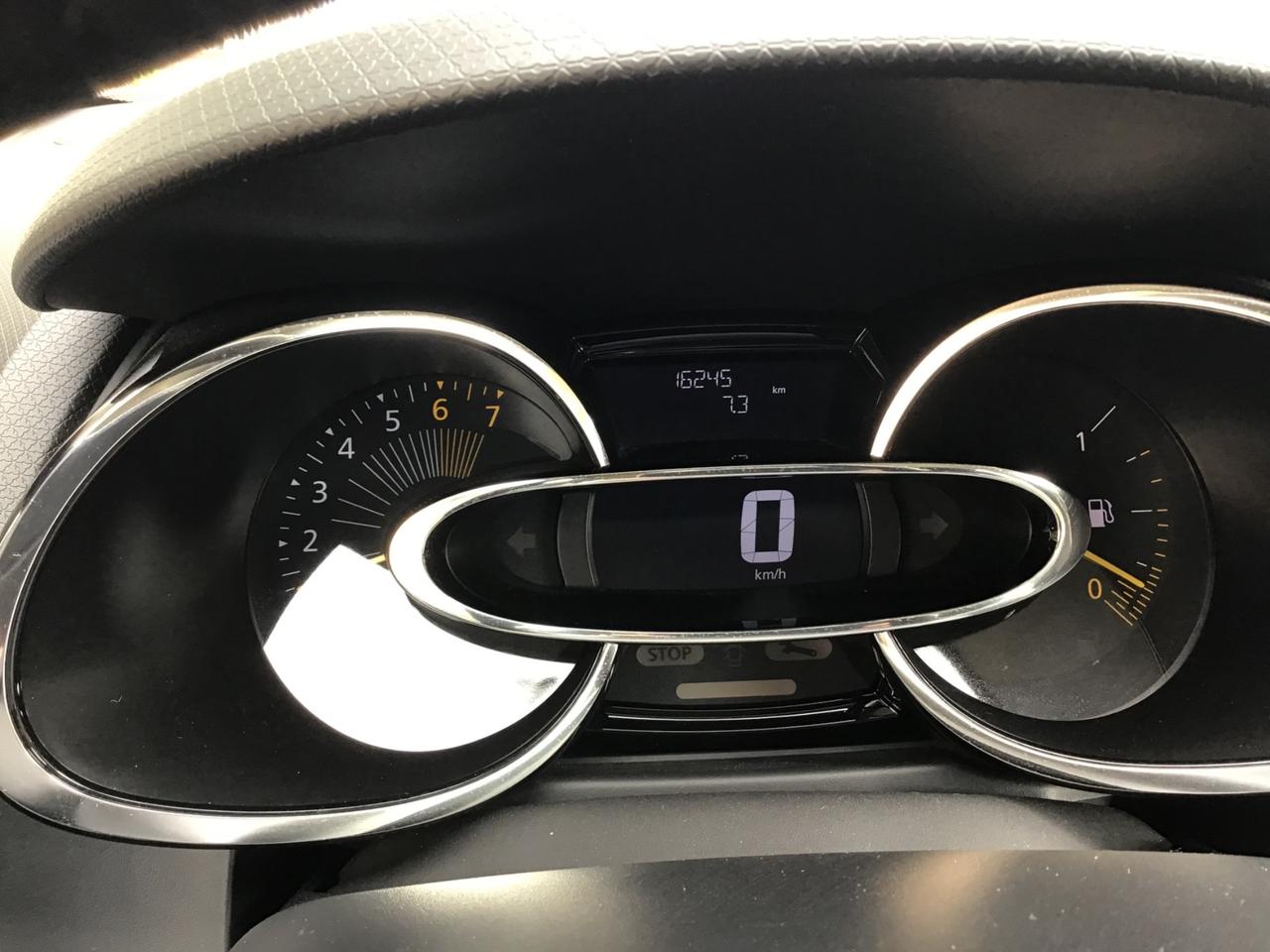 Renault Clio 1.2 75CV 5 porte Costume National