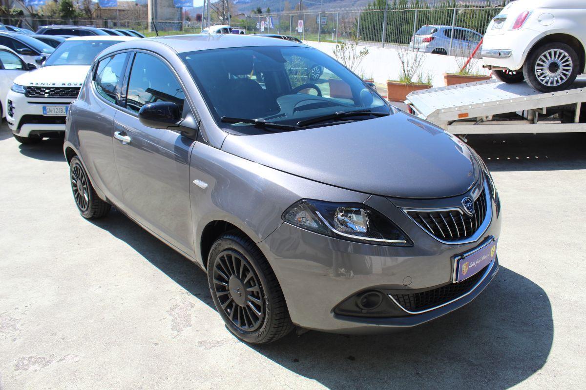 LANCIA - Ypsilon - 1.0 FireFly 5p.S&S Hyb. Gold Pl.