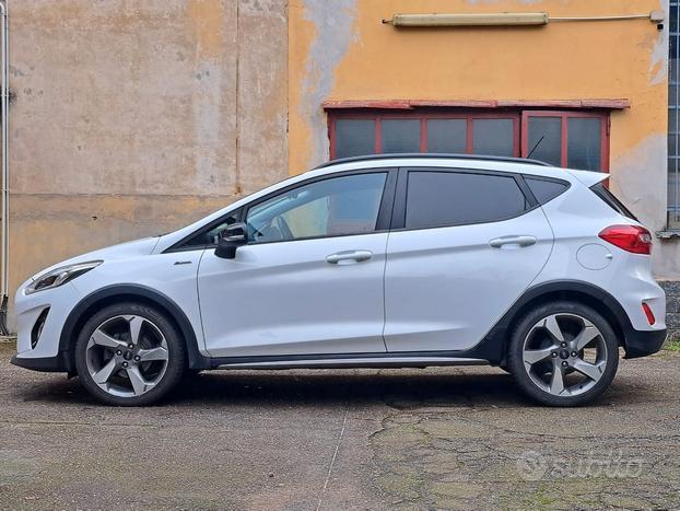 Ford Fiesta ACTIVE 1.0 ECOBOOST * OK NEOPATENTATI *