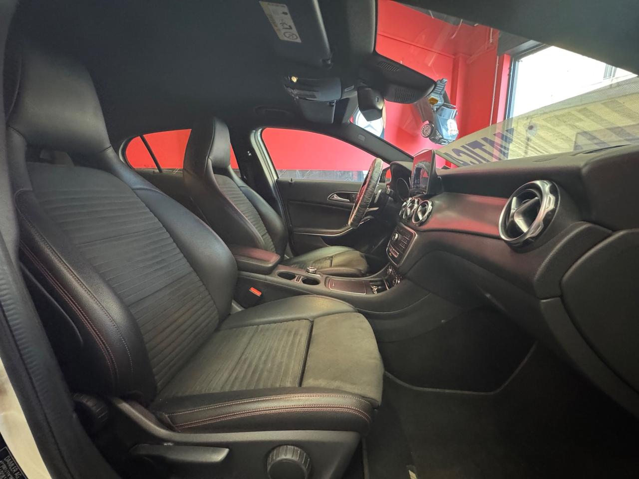 Mercedes-benz GLA 200 180 d Automatic Premium