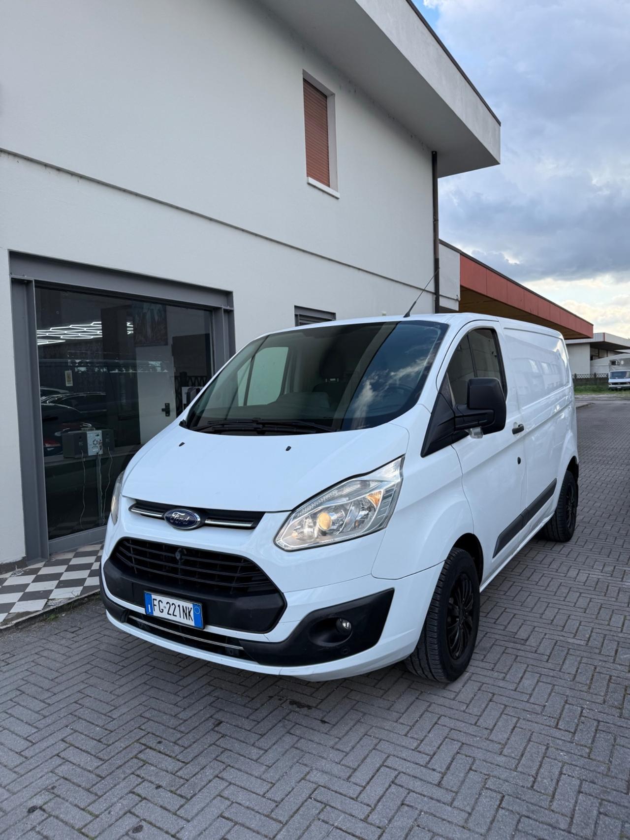 Ford Transit Custom 270 2.0 TDCi 130 PC Furgone Titanium