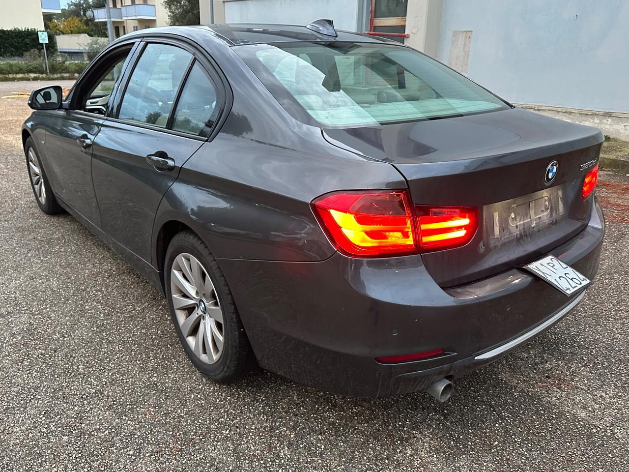 Bmw f30/31 320d Efficient Dynamics Luxury leggi descrizione