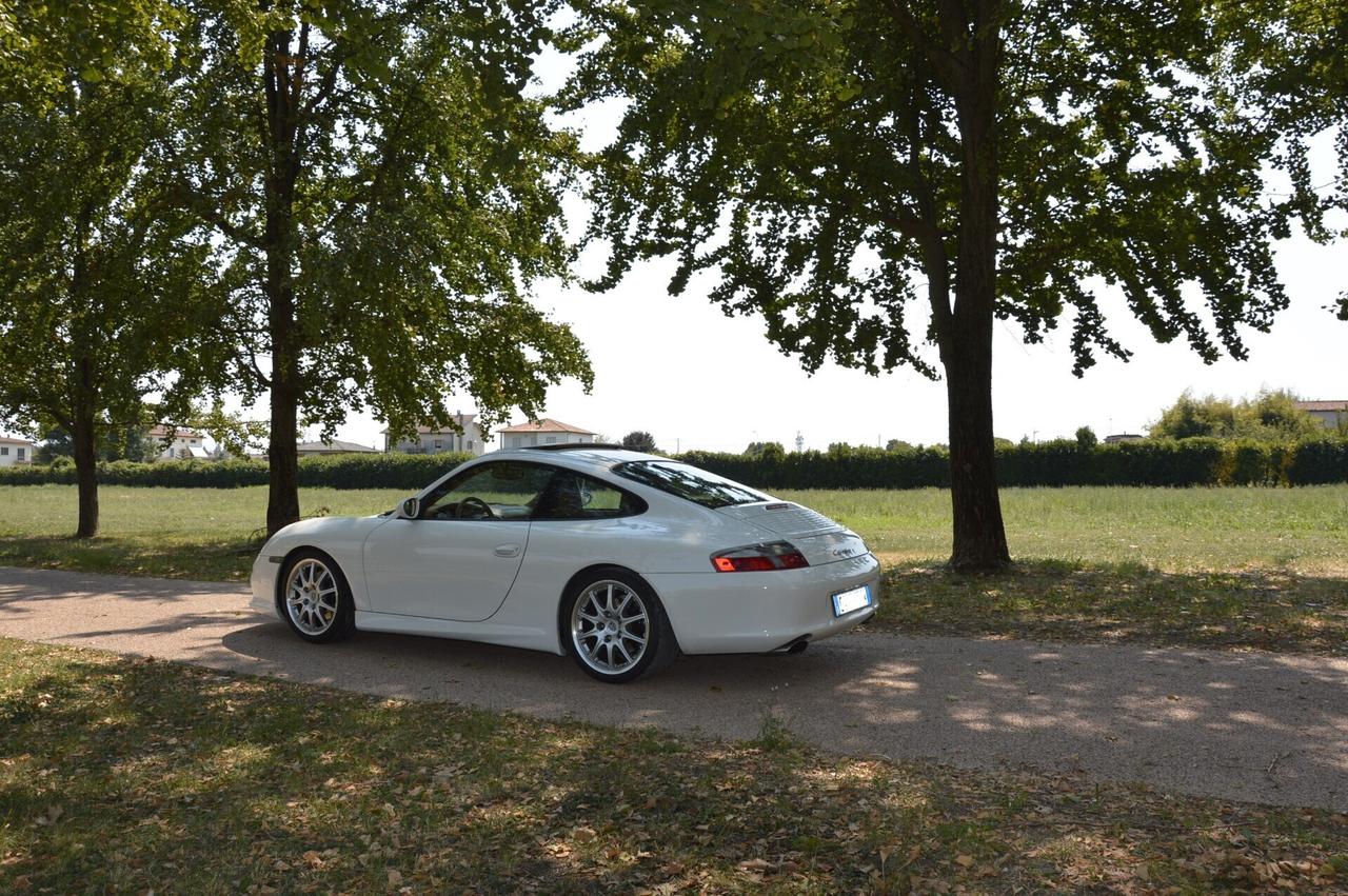 Porsche 996 Carrera cat Coupé