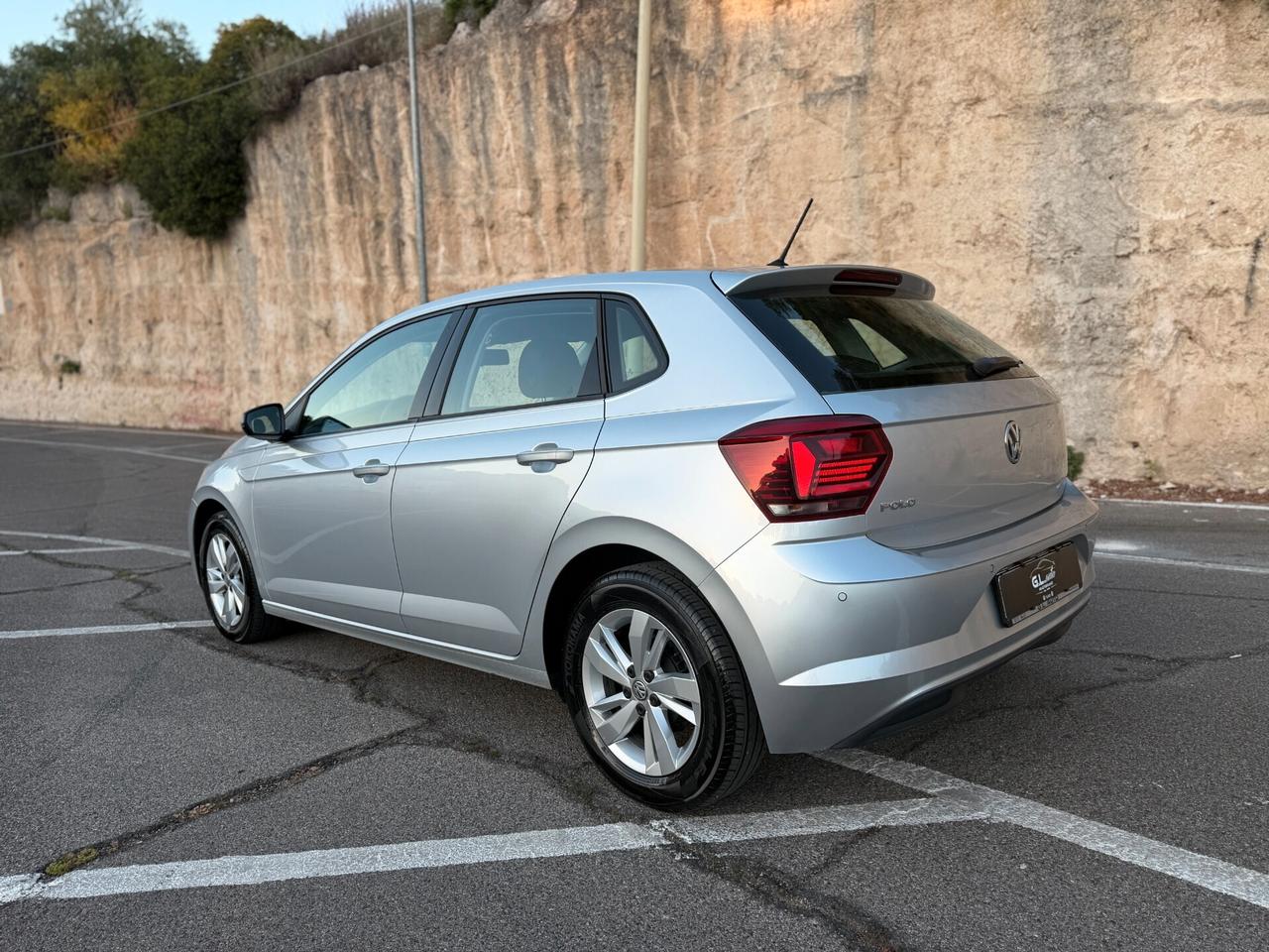 Volkswagen Polo/1.0 75 CV/LED/5 POSTI/CAR PLAY