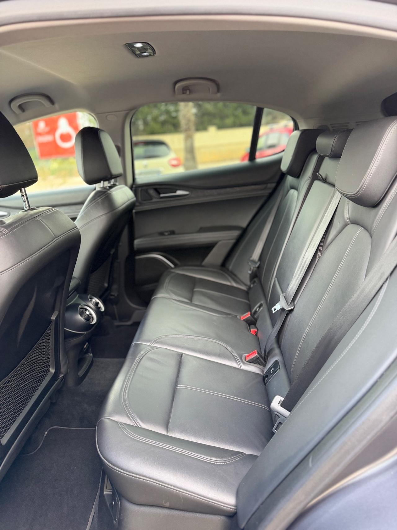 Alfa Romeo Stelvio 2.2 Turbodiesel 160 CV AT8 RWD Business