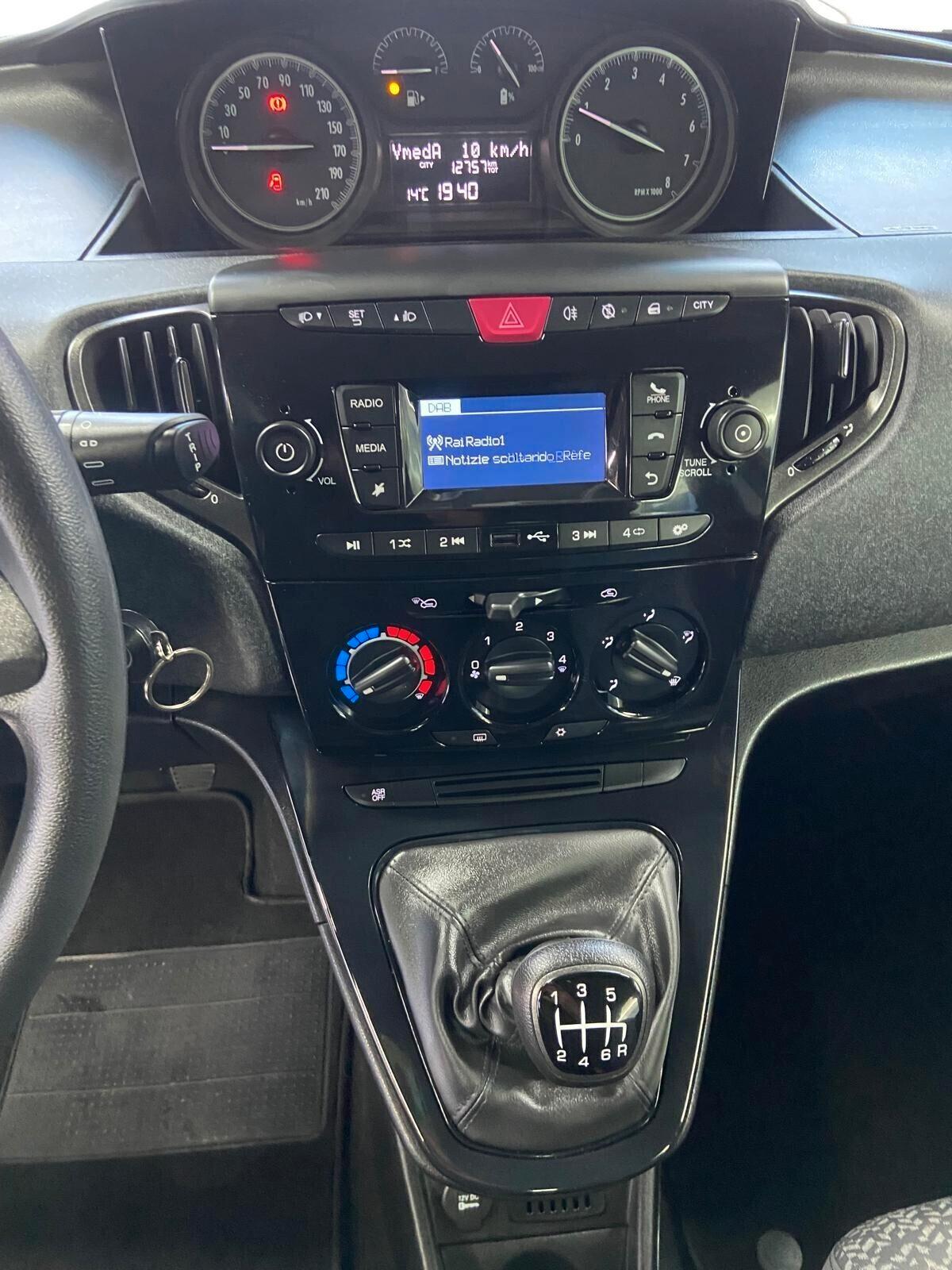 Lancia Ypsilon 1.0 FireFly 5 porte S&S Hybrid Gold
