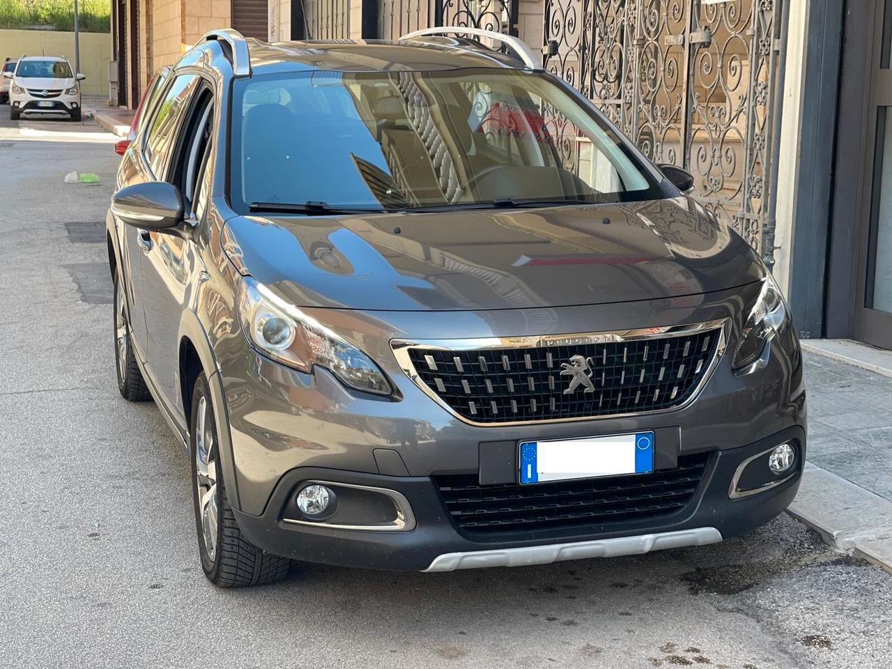 Peugeot 2008 BlueHDi 100CV Allure *FULL*